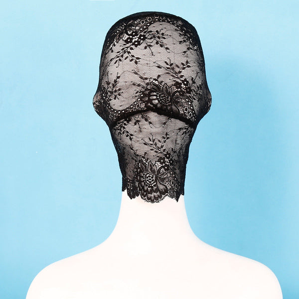 Capuche en dentelle noire complète